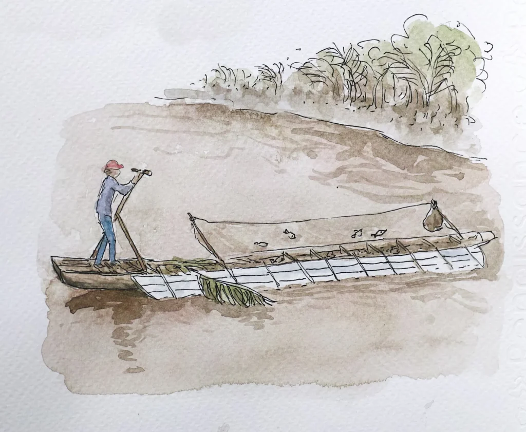 เรือผีหลอกเป็นภูมิปัญญาพื้นบ้านของคนริมน้ำ เป็นการจับปลาโดยไม่ต้องลงไปในน้ำ หรือใช้เครื่องมือพวกเบ็ด แห อวน อาศัยเข้าใจธรรมชาติก็เหมือนใช้มนต์เรียกปลาให้ขึ้นมาเต็มลำเรือ
